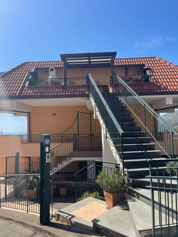 레토이아니 Casa Vacanze Cuzari 아파트 외부 사진